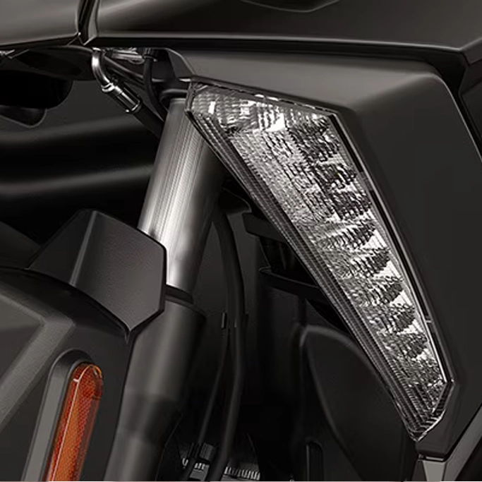 BMW Motorrad C 400 X vue phare