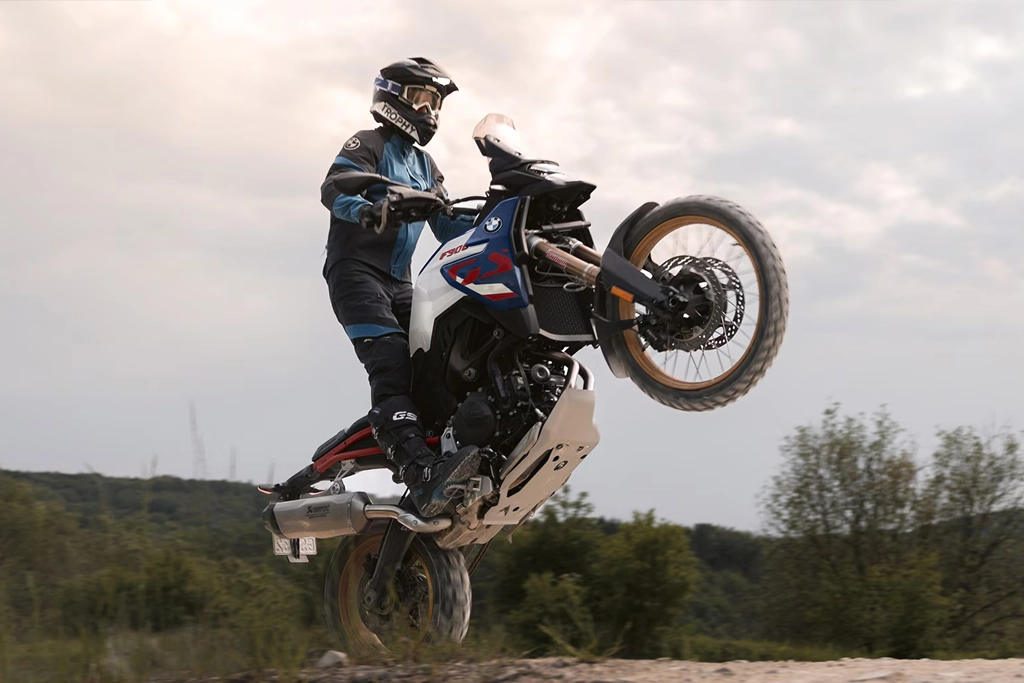 Vue profil de la BMW Motorrad F 900 GS