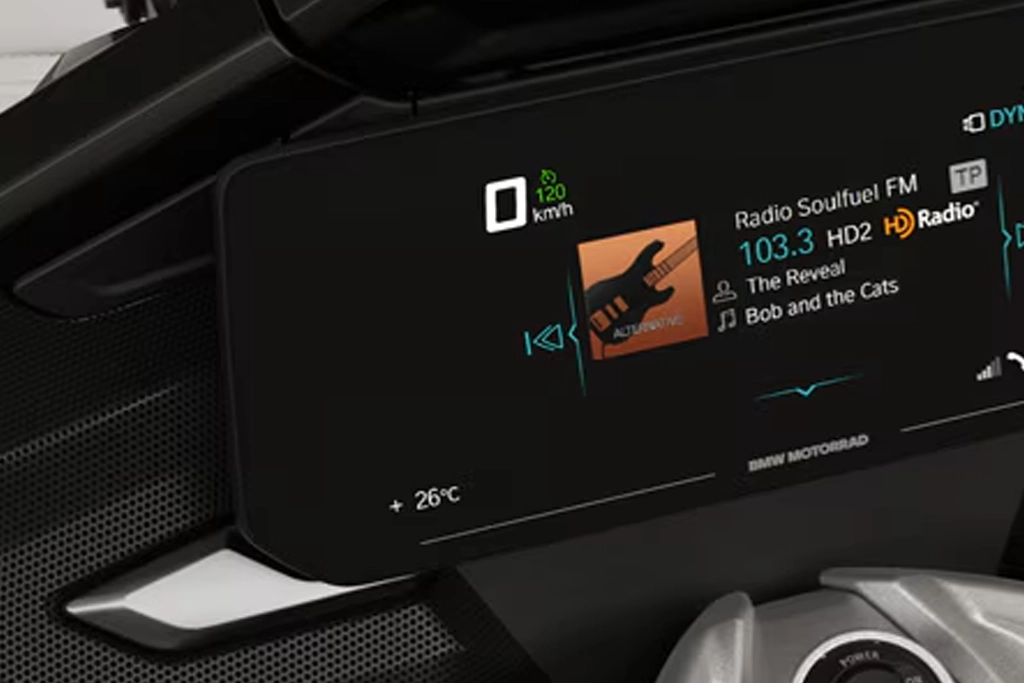 BMW Motorrad K 1600 GTL vue latérale en stationnement