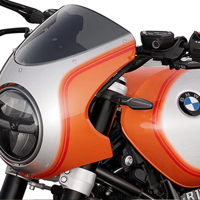 Profil gauche de la BMW Motorrad R 12 S stationnée
