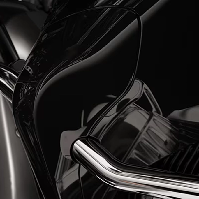 BMW Motorrad R 18 Transcontinental vue de face, mettant en avant la bulle haute et le carénage.