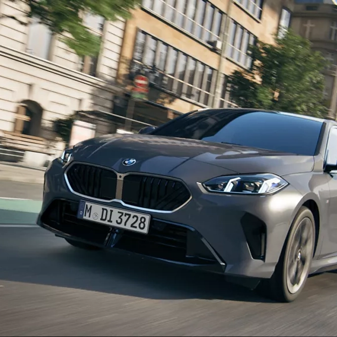 BMW Série 1 vue de trois-quarts avant, design sportif