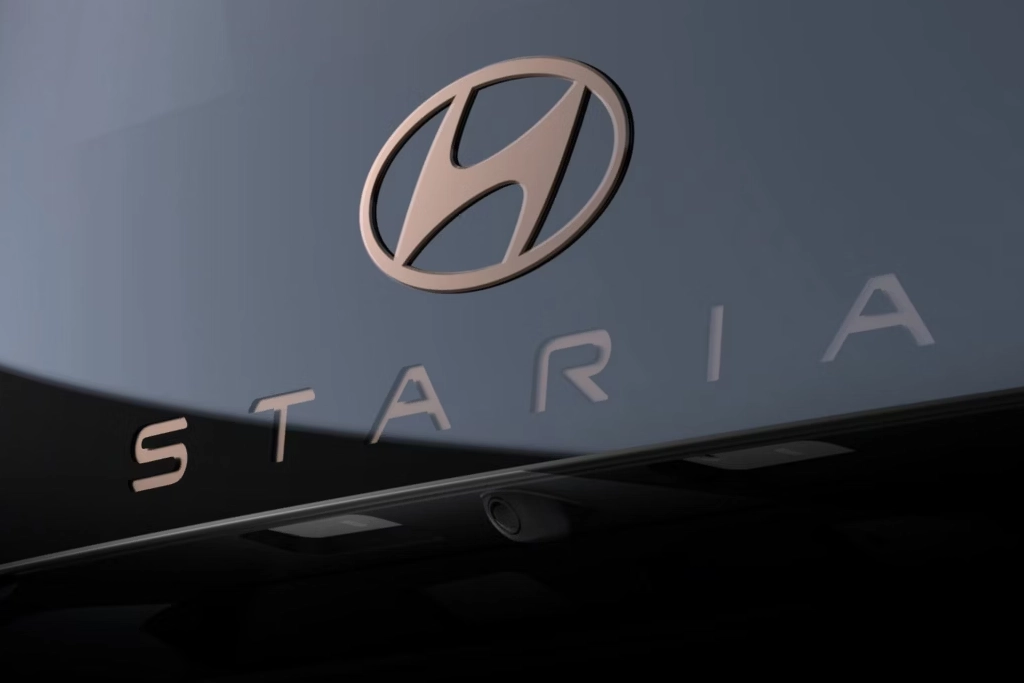 Vue arrière du Hyundai STARIA Diesel