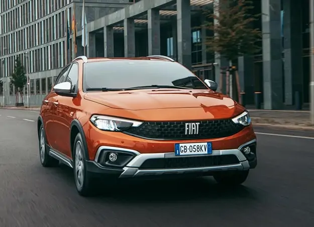 Habitacle spacieux de la Fiat Tipo vue avant