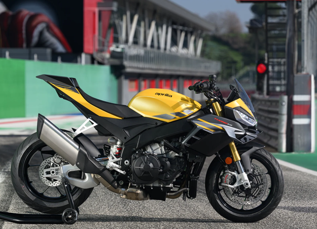 Vue profil de l’Aprilia Tuono V4